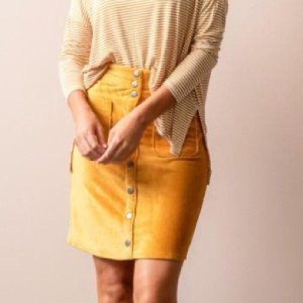 EUC A&D (Agnes & Dora) XXXL Mustard corduroy Snap Front Skirt